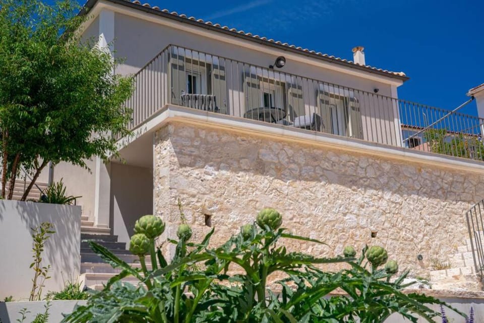 Property building, Balcony/Terrace