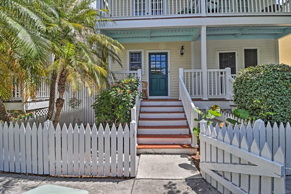 Charming 'Boho Breeze' Retreat w/ Pool Access House in Stock Island