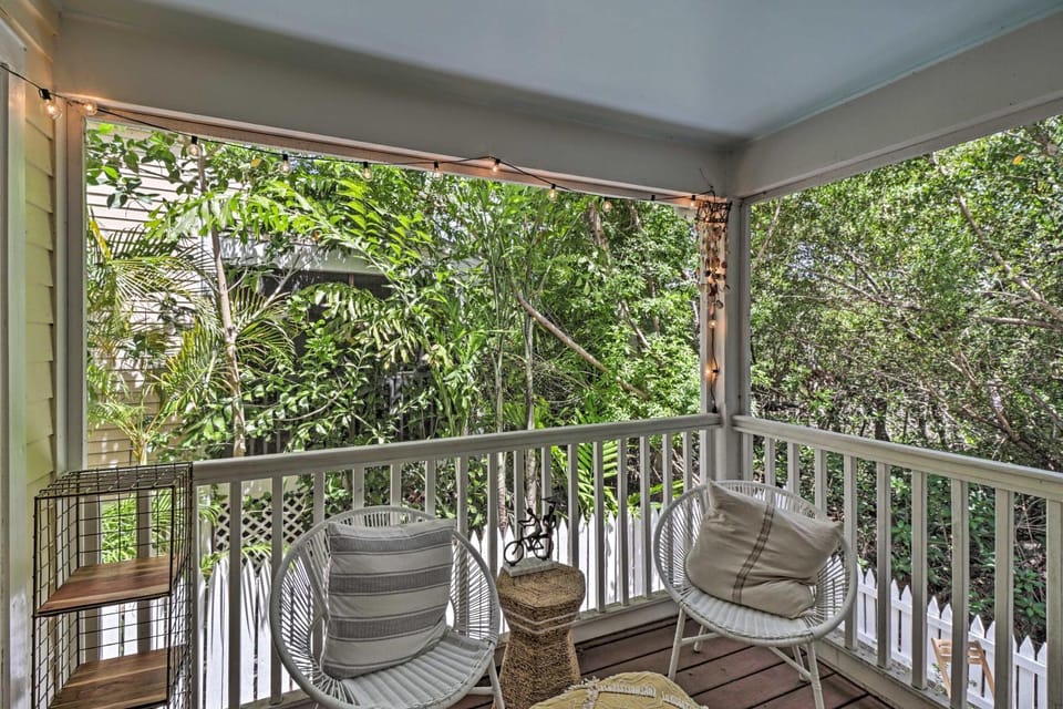 Charming 'Boho Breeze' Retreat w/ Pool Access House in Stock Island