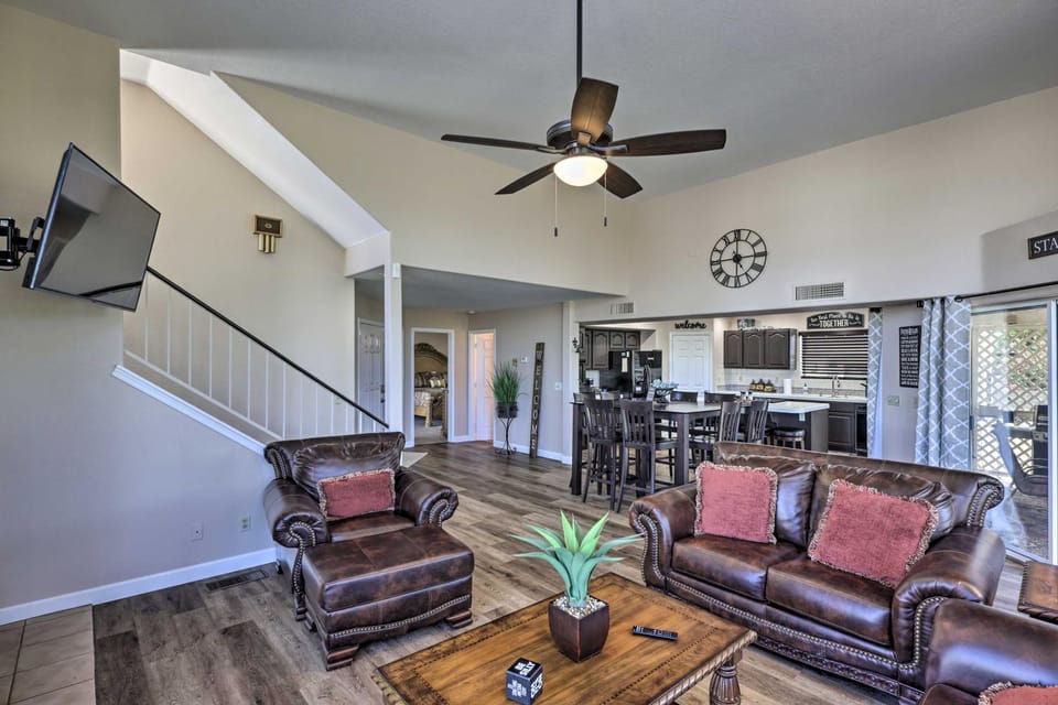 Hot Tub & River Views! Family Gem in Bullhead City House in Bullhead City