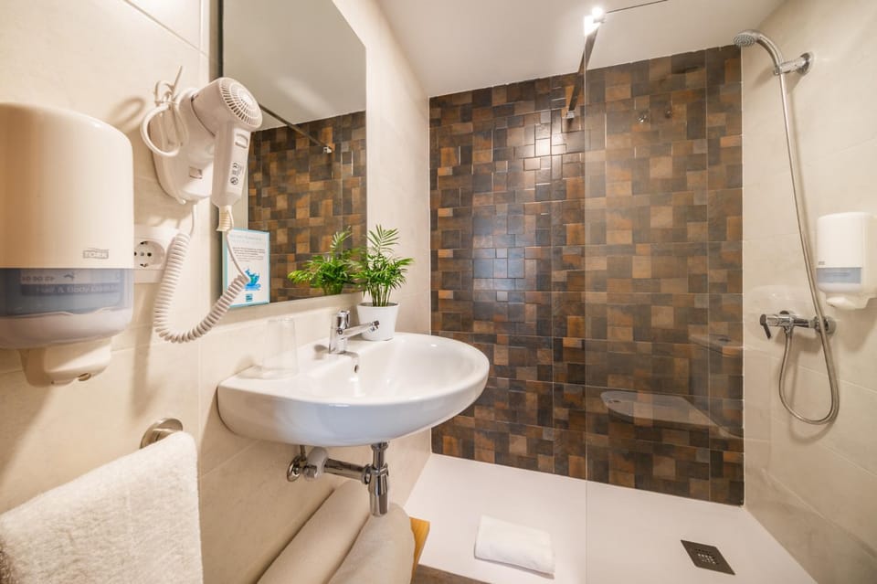 Shower, Bathroom