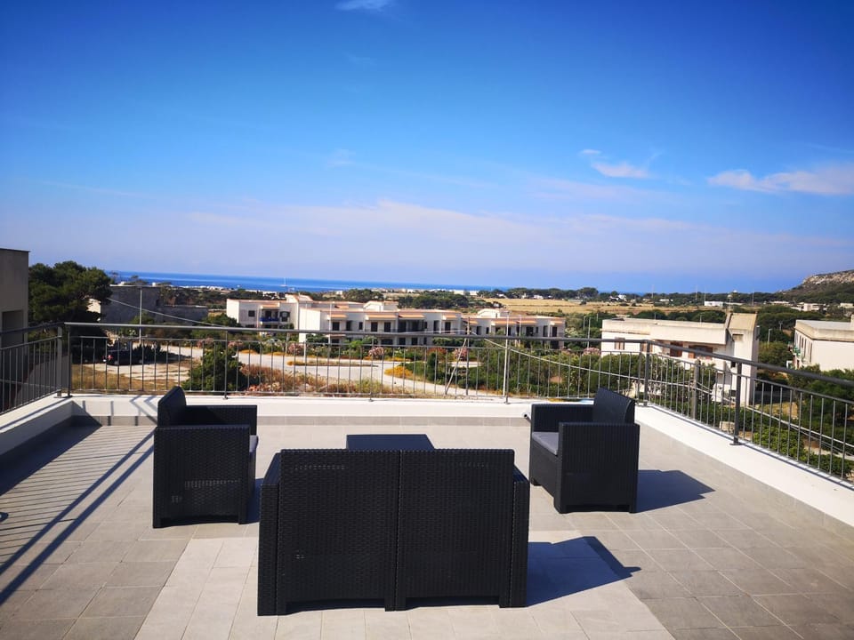CASA MARE CON TERRAZZA House in Favignana