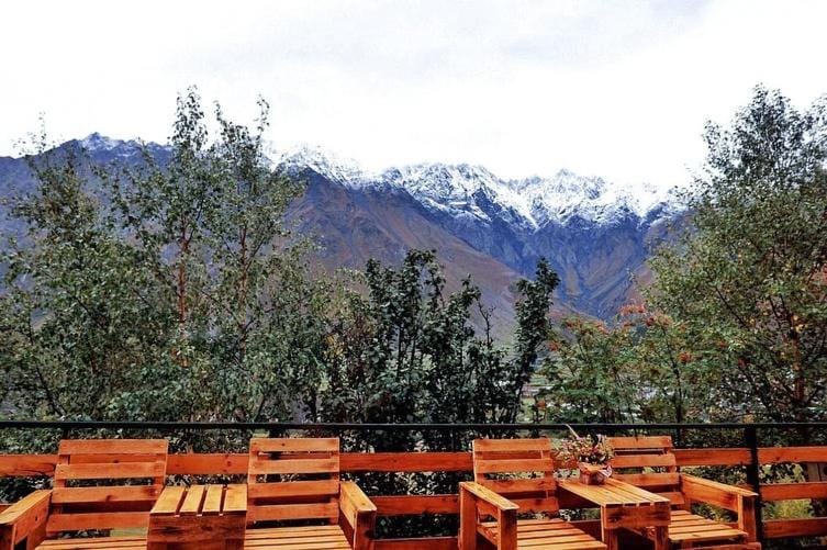 Balcony/Terrace, Seating area, Mountain view