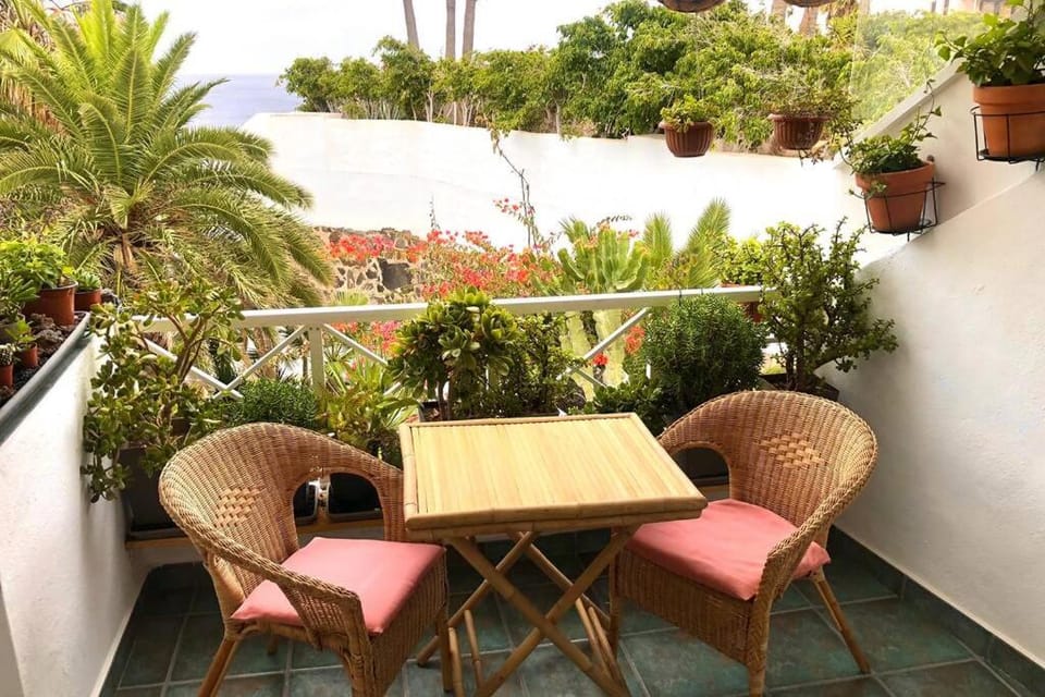 Balcony/Terrace, Dining area, Garden view