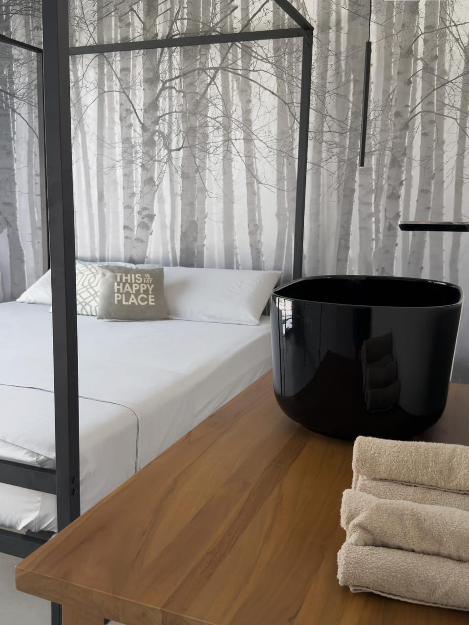 Photo of the whole room, Bedroom