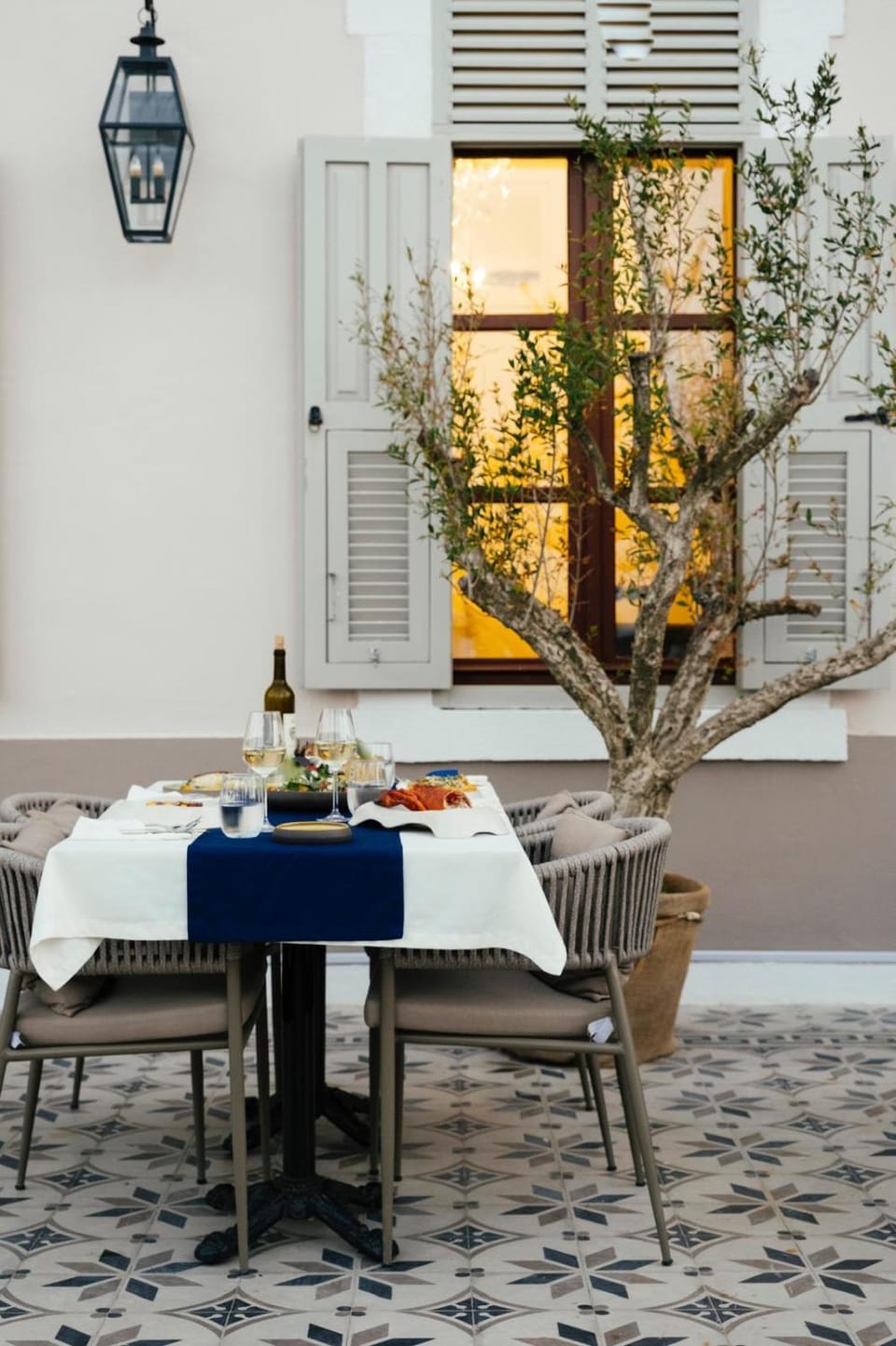 Dining area, Food
