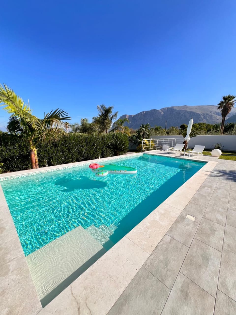 Golden Holiday Villas Private Pools in Sicily Villa in Terrasini
