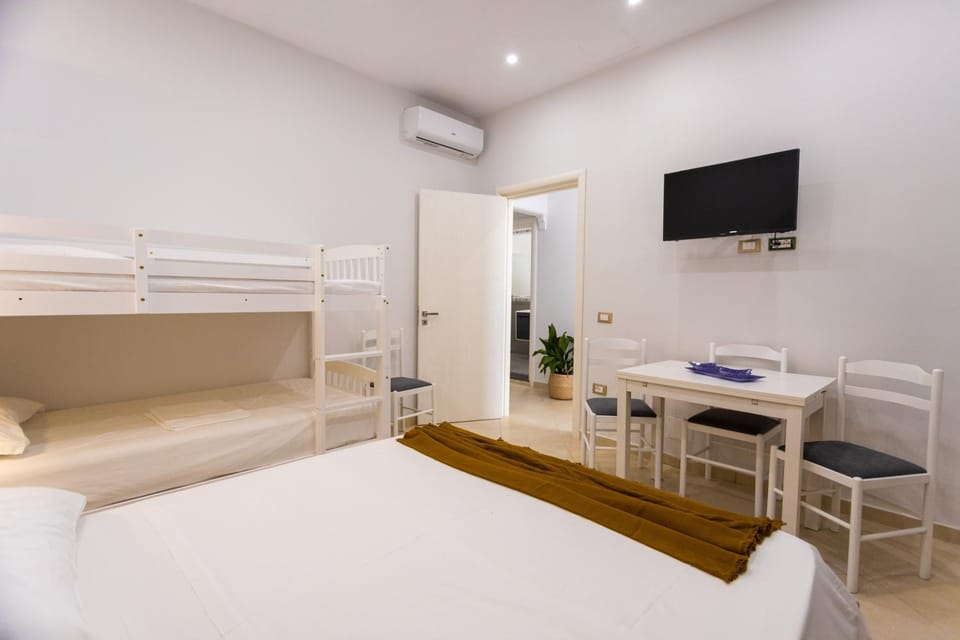 TV and multimedia, Dining area, air conditioner
