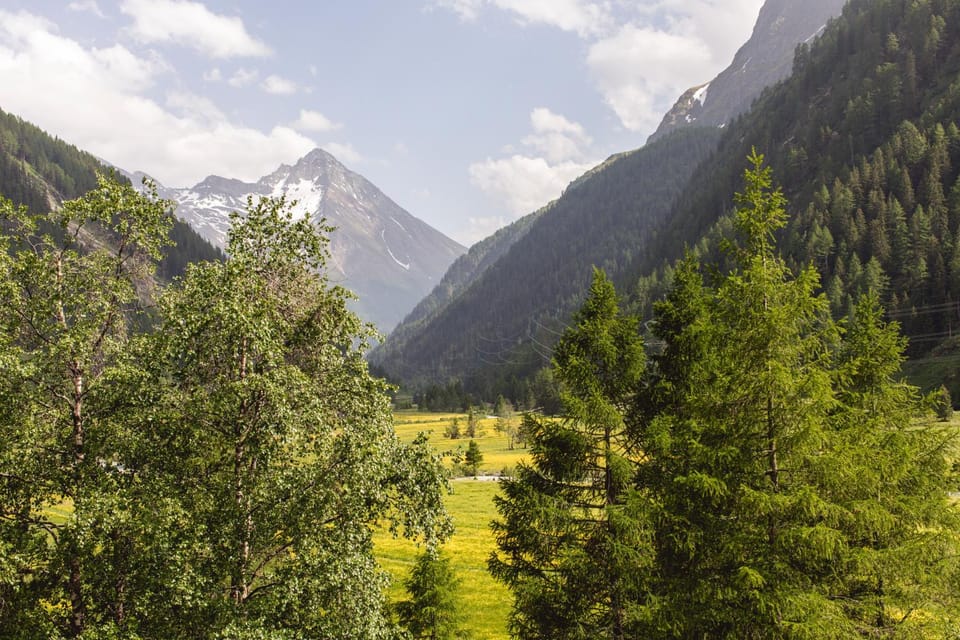 Natural landscape, Balcony/Terrace, Hiking, Mountain view
