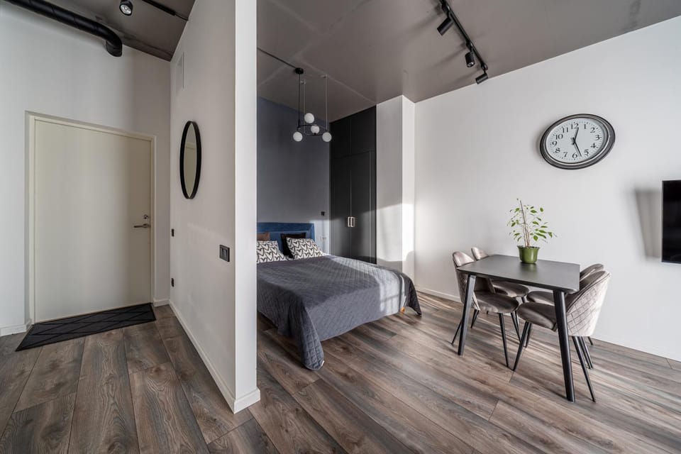 Bed, Photo of the whole room, hair dresser, wardrobe