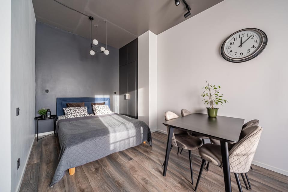 Bed, Living room, Seating area, Dining area, hair dresser