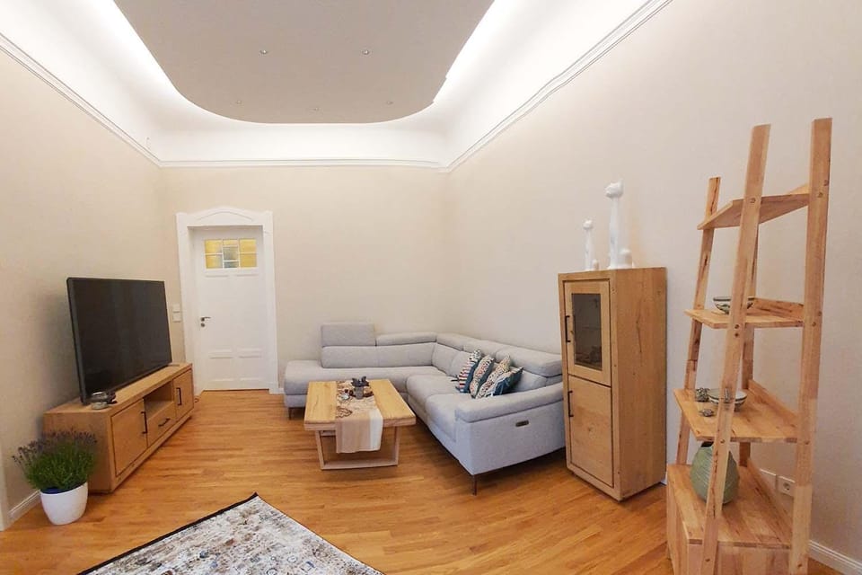Communal lounge/ TV room, TV and multimedia, Living room, Seating area