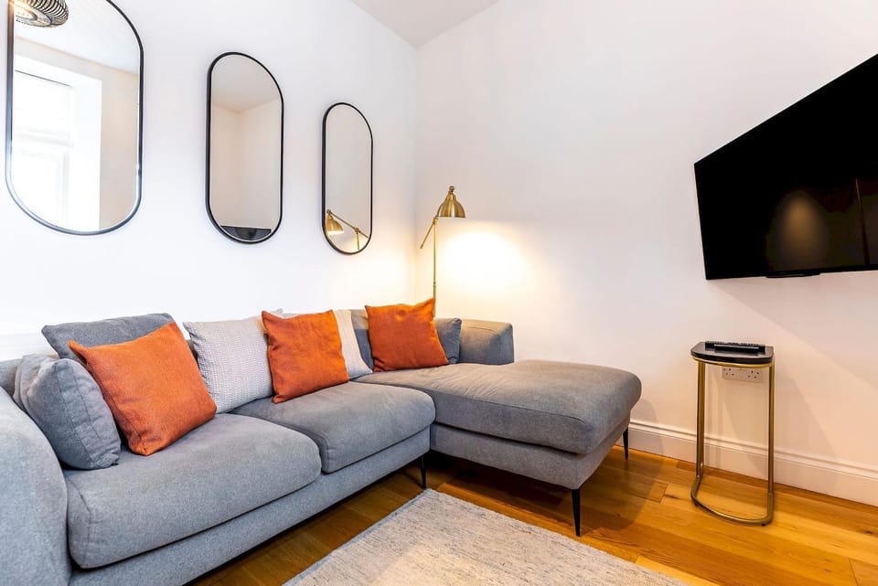 Communal lounge/ TV room, Living room