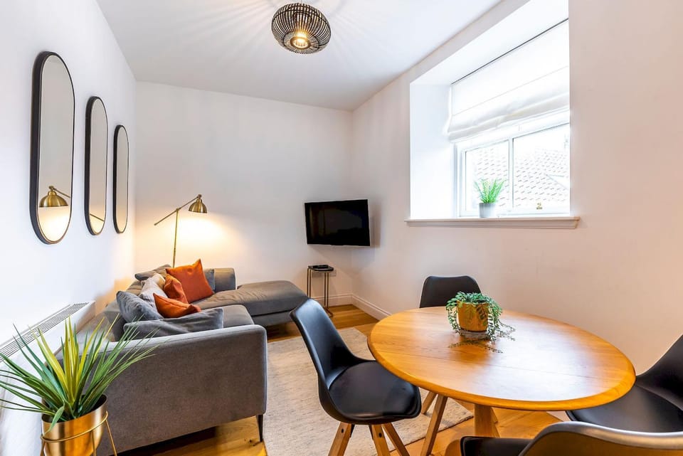 Communal lounge/ TV room, Living room