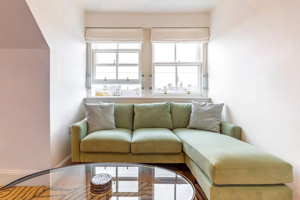Communal lounge/ TV room, Living room