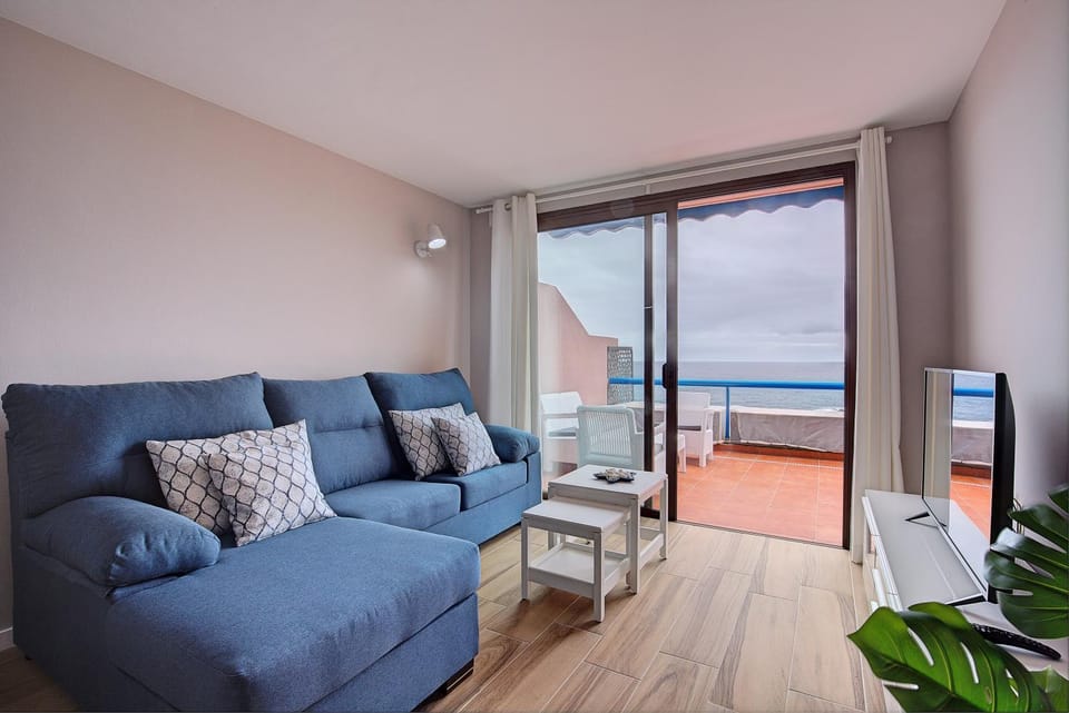Living room, Lounge or bar