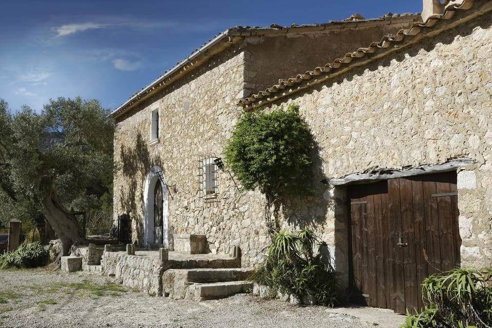 Property building, Facade/entrance, Natural landscape