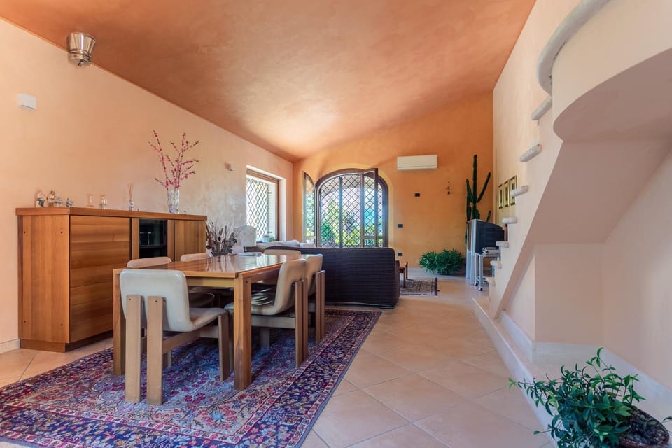 Living room, Seating area, air conditioner