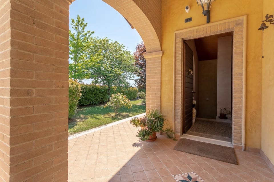 Facade/entrance, Garden