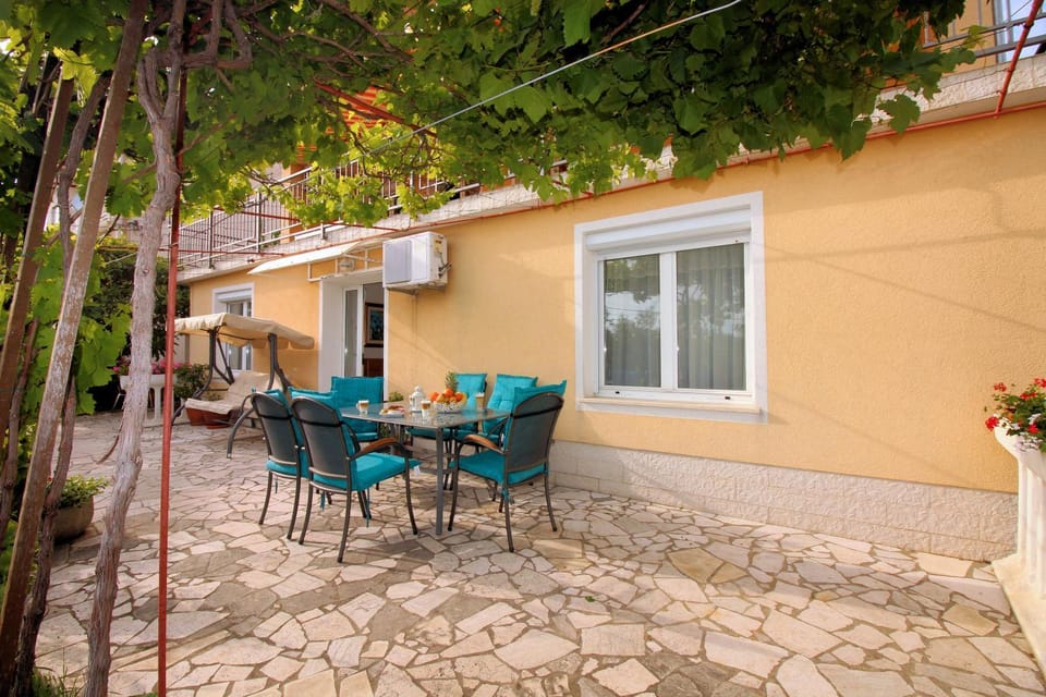 Patio, Facade/entrance, Balcony/Terrace