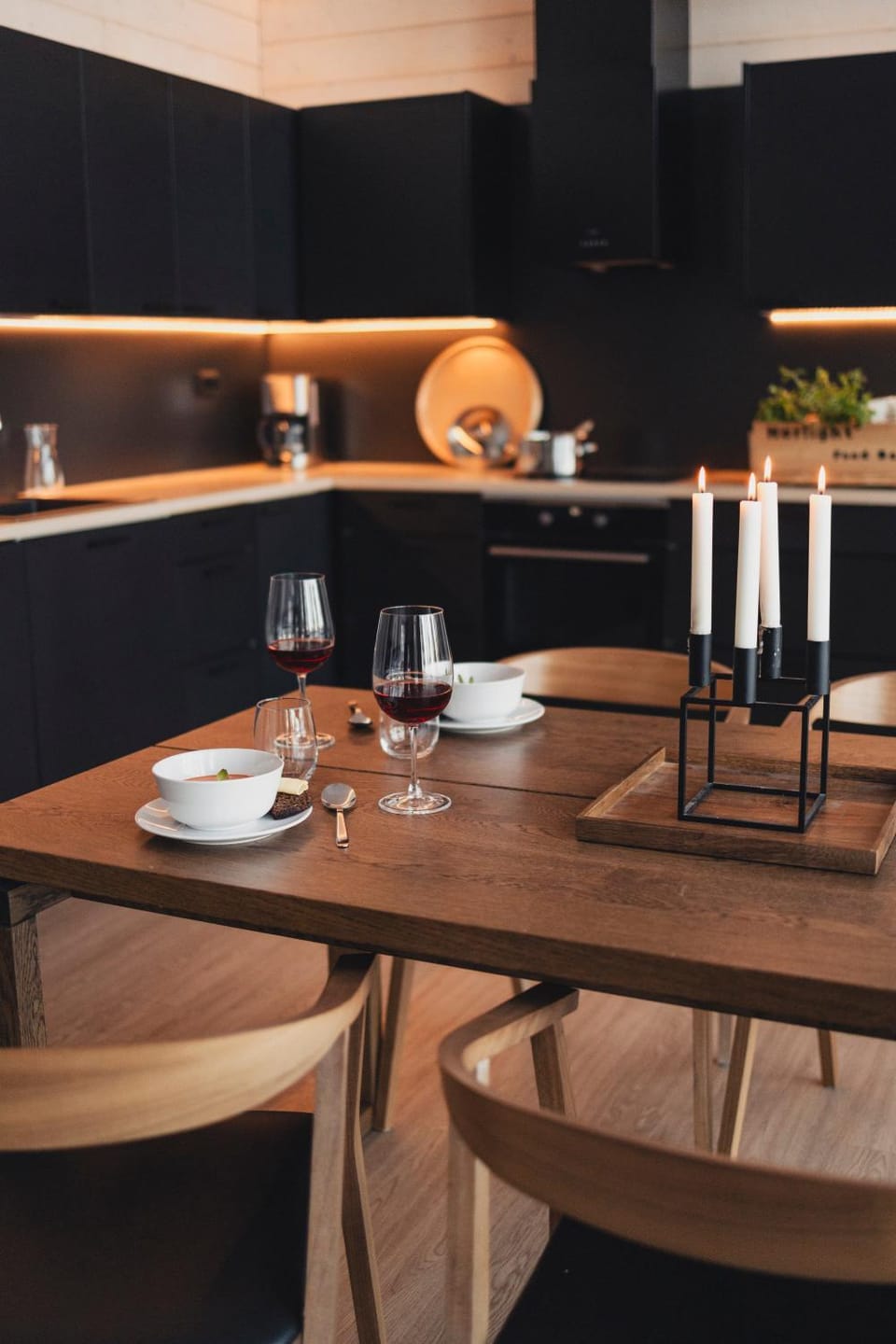 Kitchen or kitchenette, Food and drinks, Dining area, Food