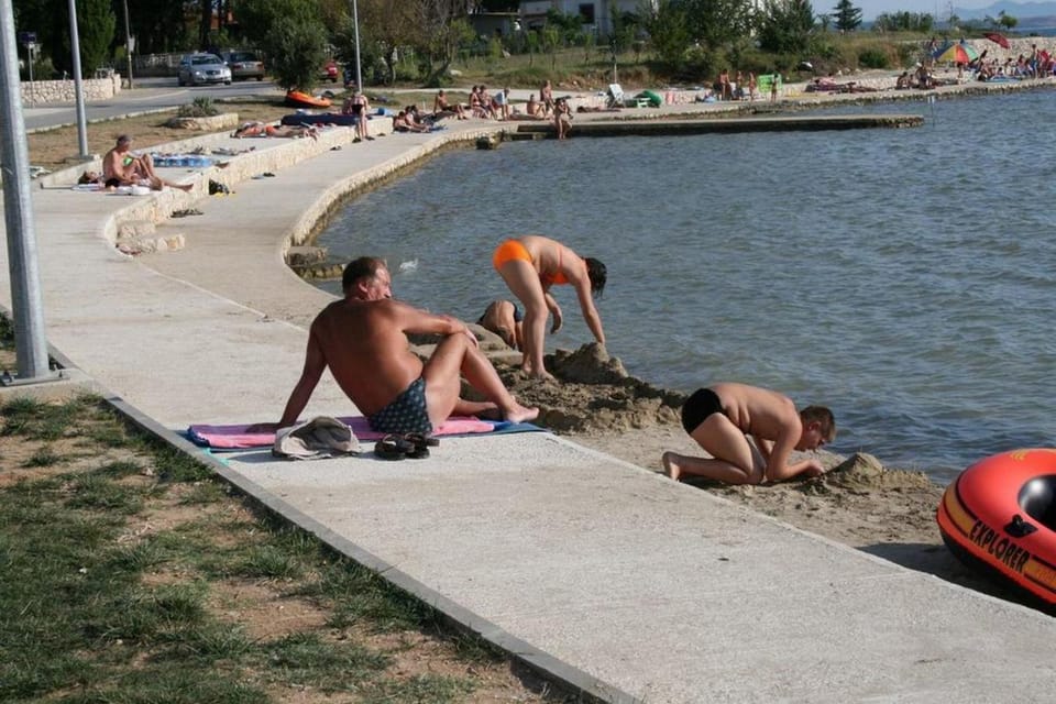 Lounge or bar, Beach