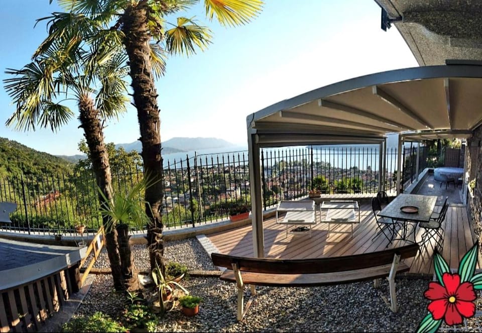 Balcony/Terrace, City view