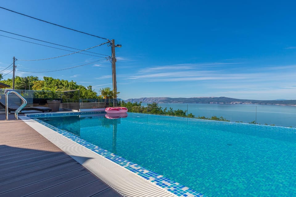 Sea view, Swimming pool