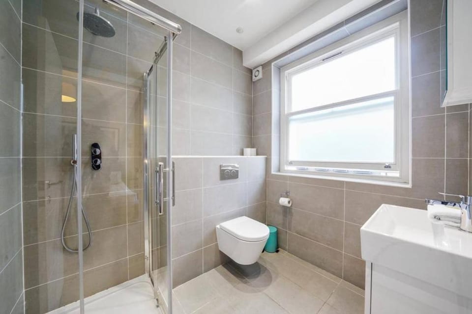 3 Bedroom Duplex Penthouse In Camden Apartment in London Borough of Islington