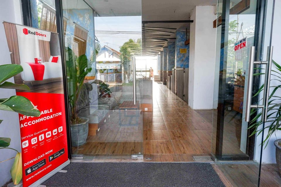 Facade/entrance