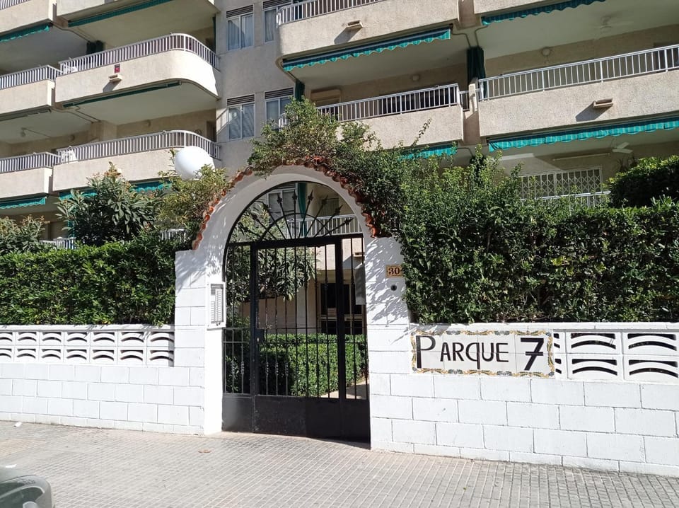 Property building, Facade/entrance, Off site