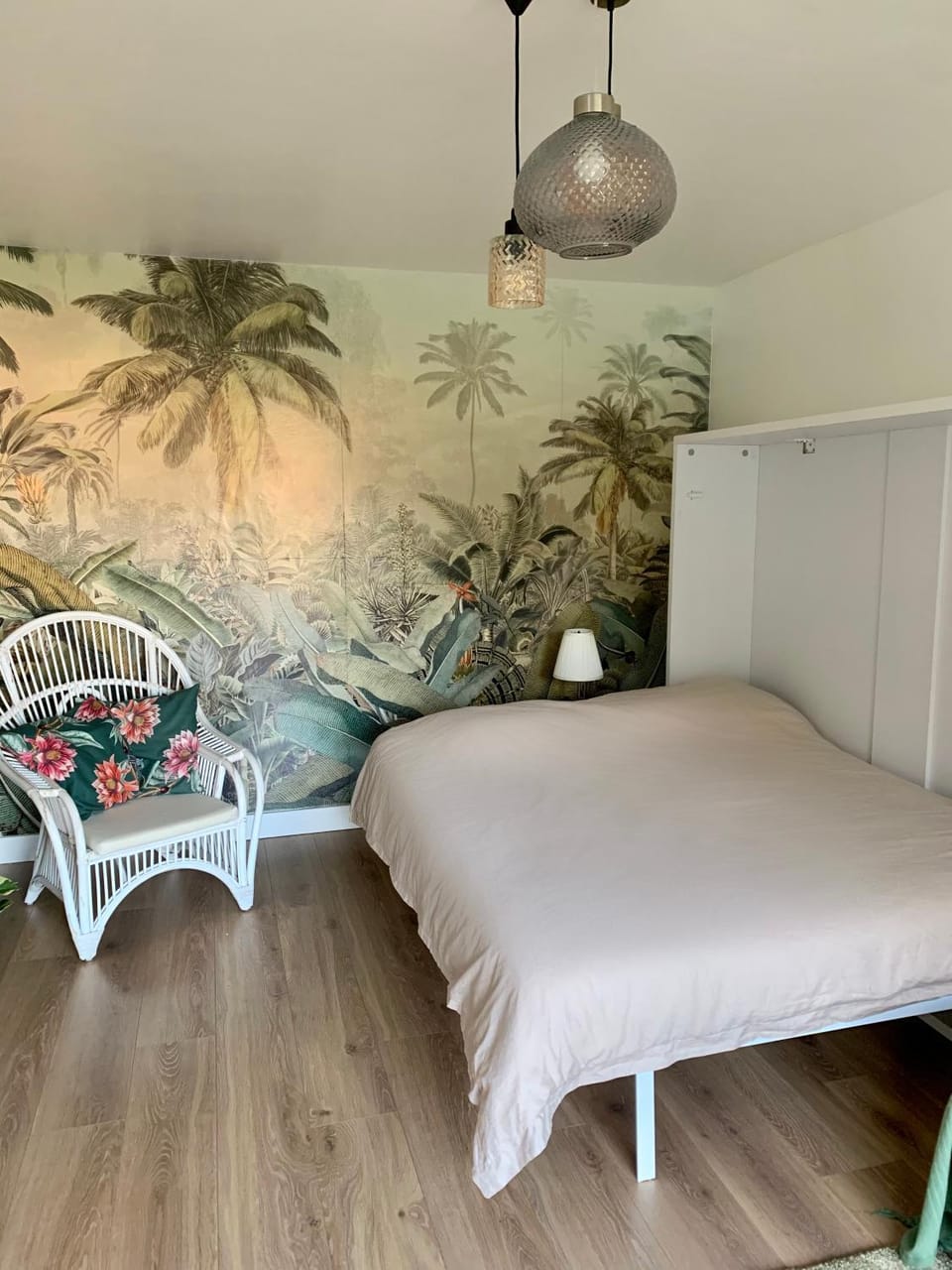 Bed, Photo of the whole room