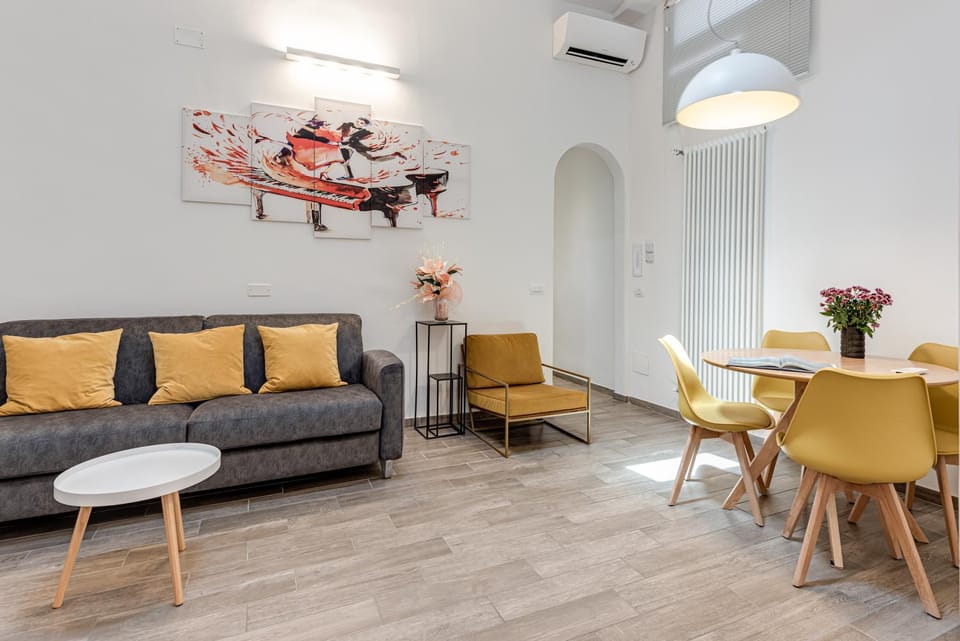 Living room, Seating area, Dining area, air conditioner