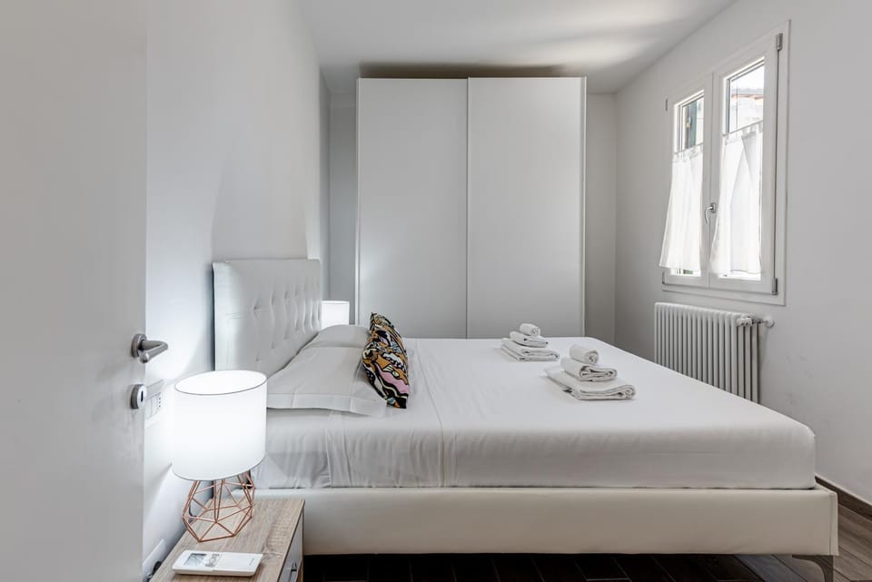 Bed, Bedroom, towels, wardrobe