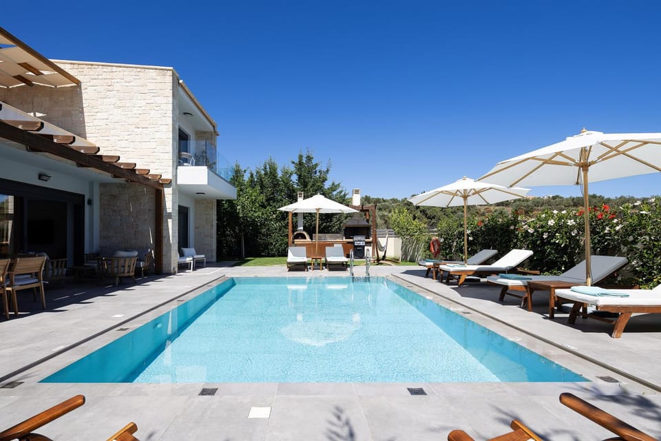 Pool view, Swimming pool, sunbed