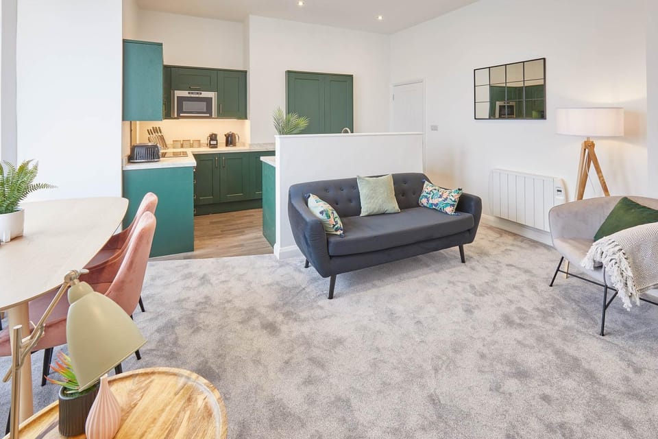 Kitchen or kitchenette, Living room, Seating area, Dining area