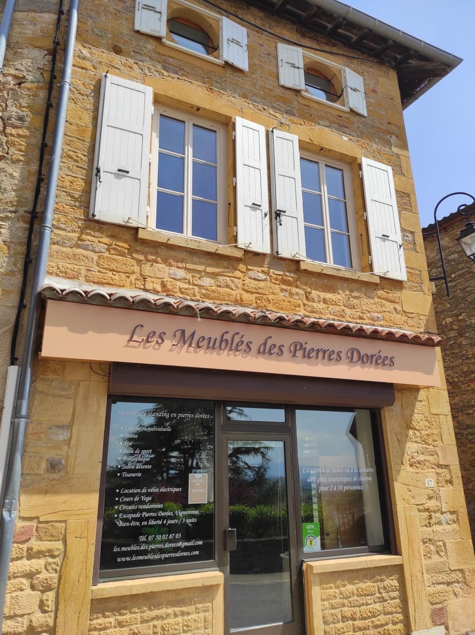 Facade/entrance