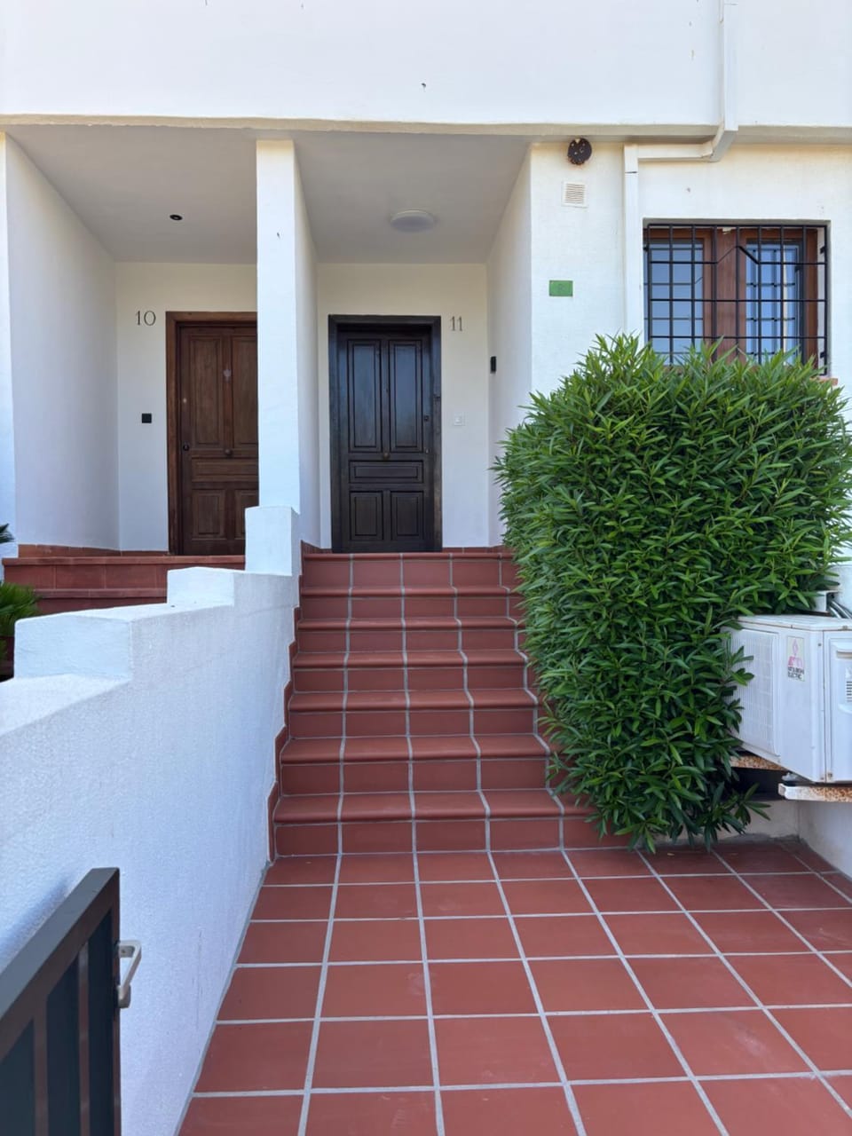 Facade/entrance