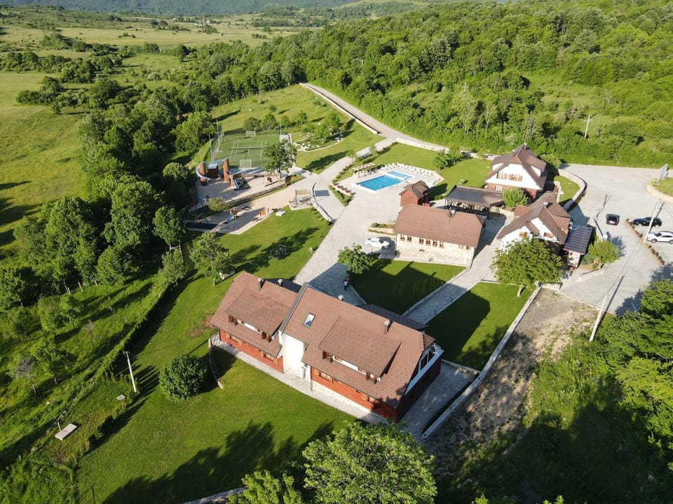 Property building, Day, Neighbourhood, Bird's eye view