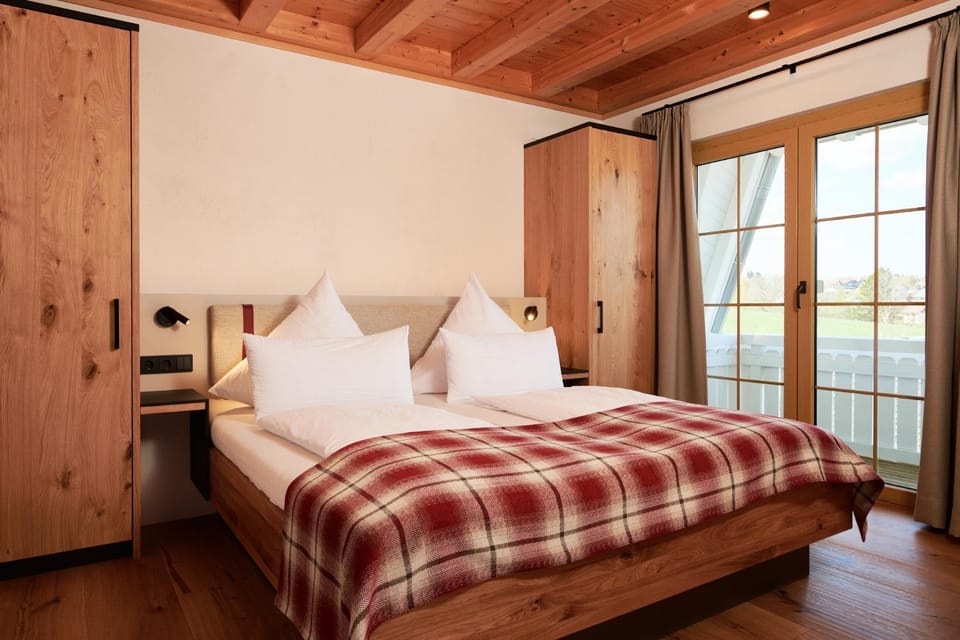 Landhotel Haringerhof mit Saunawelt und Naturbadeteich Hotel in Baden-Württemberg