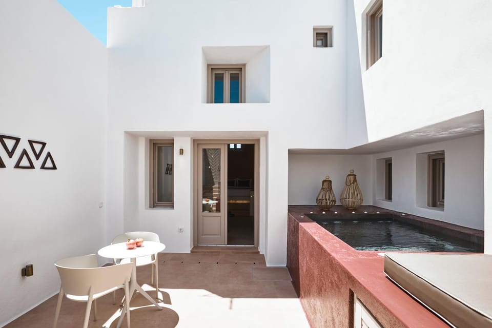 Property building, Patio, Day, Hot Tub, sunbed