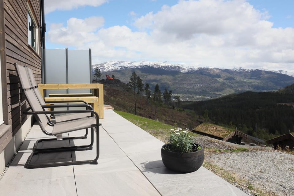 Patio, Balcony/Terrace, Mountain view