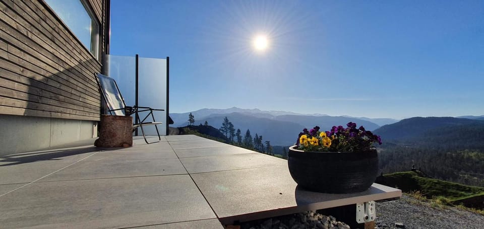 Patio, Balcony/Terrace, Mountain view, Sunrise