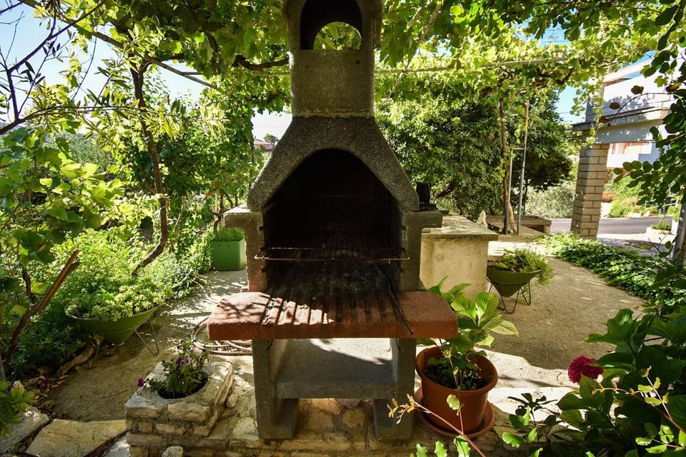 Patio, BBQ facilities, Garden