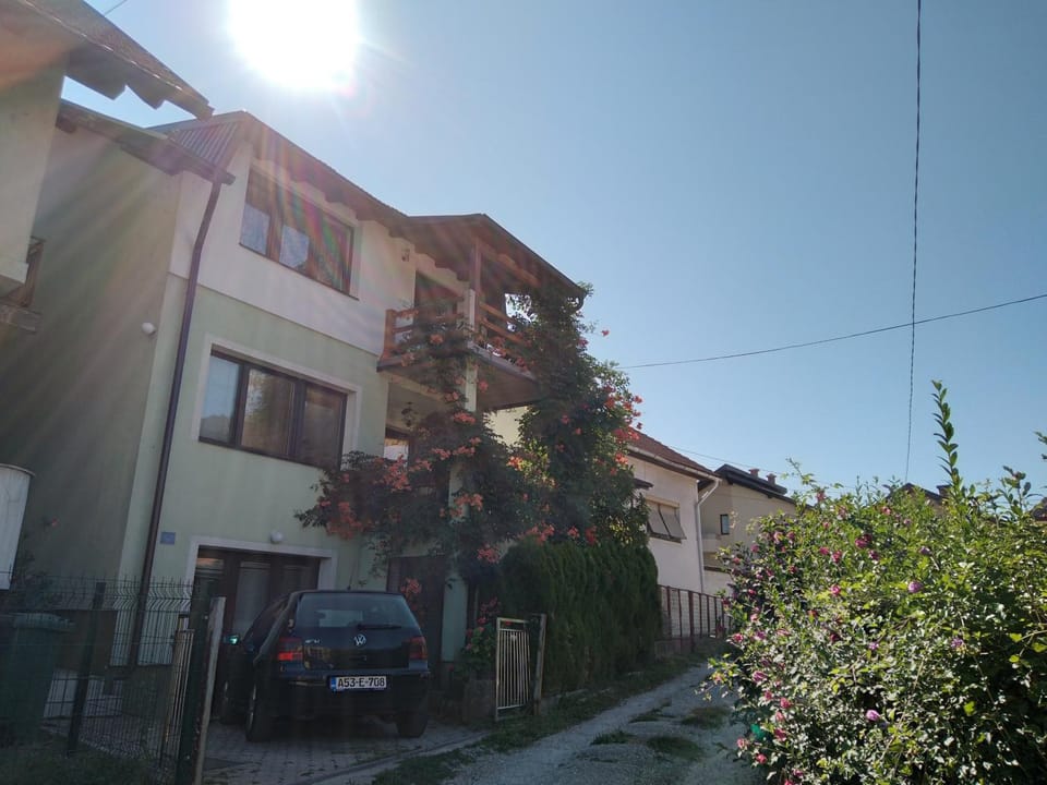 Property building, Neighbourhood, Sunrise, Sunset