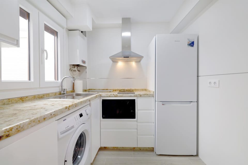 Kitchen or kitchenette, washing machine, kitchen