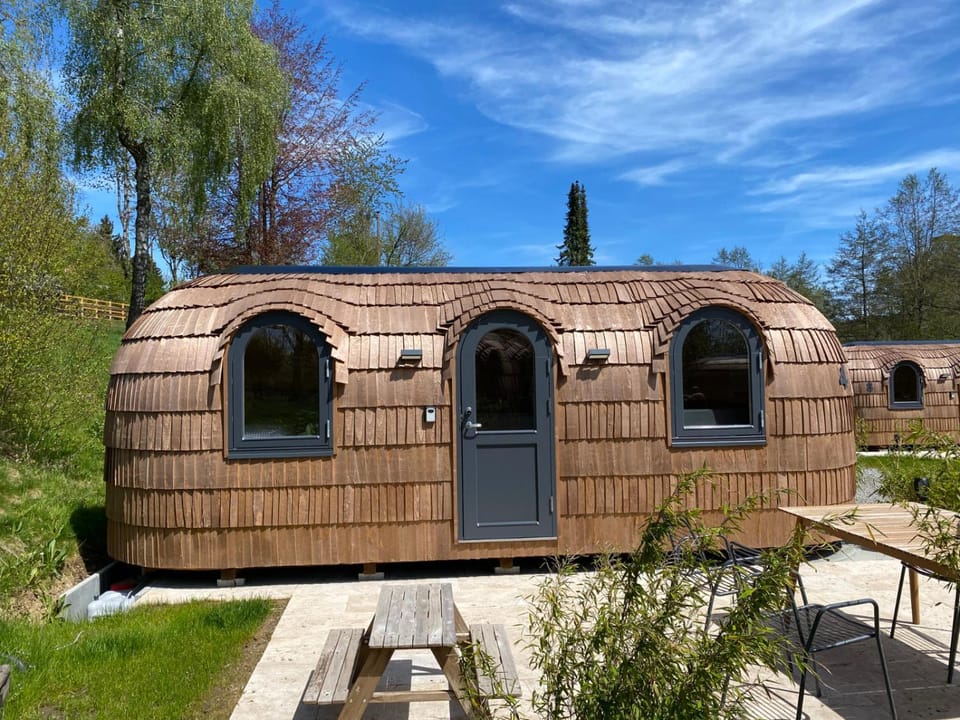 Property building, Summer, Balcony/Terrace, Balcony/Terrace