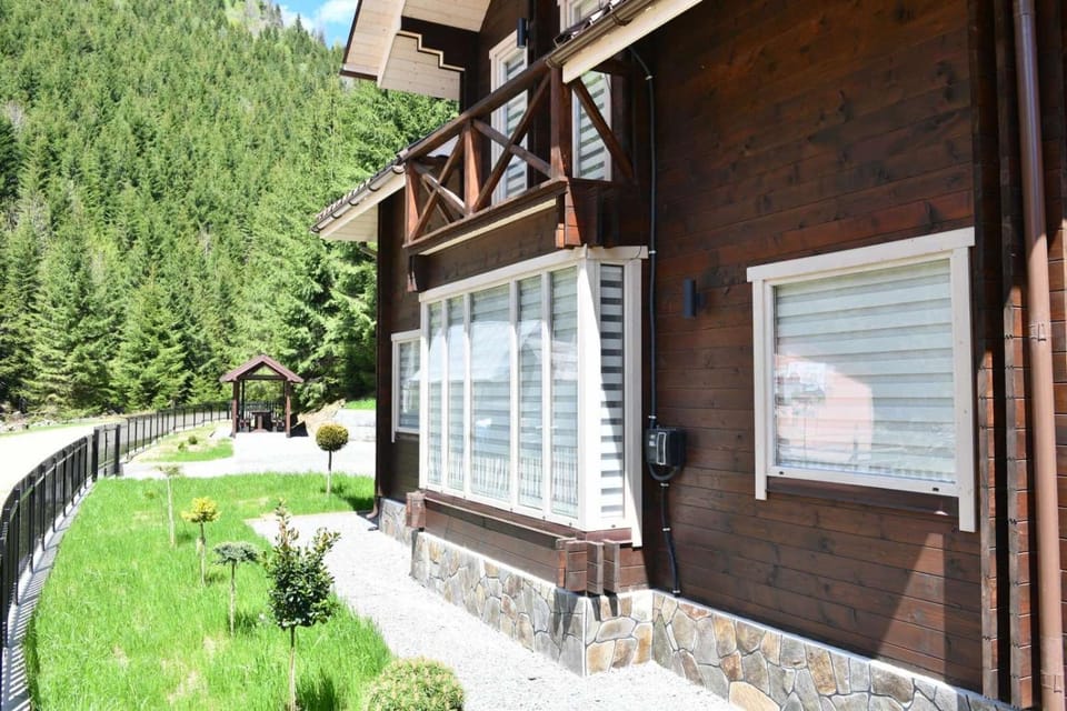 Property building, Natural landscape, Garden view, Mountain view