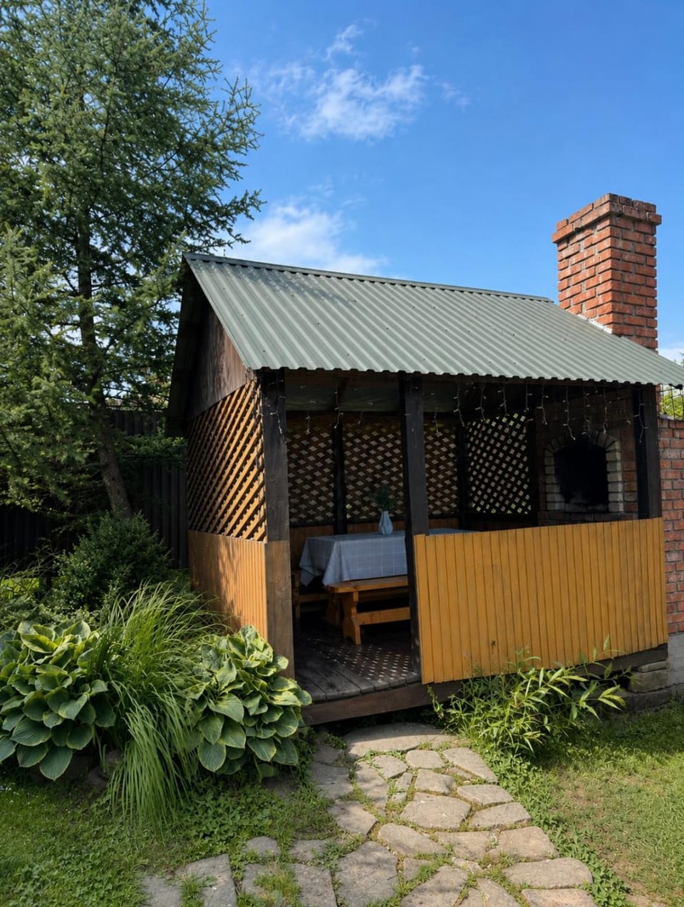 Котедж з неймовірними краєвидами, Карпатський Чан DREAM, Чан Джакузі Bed and Breakfast in Lviv Oblast