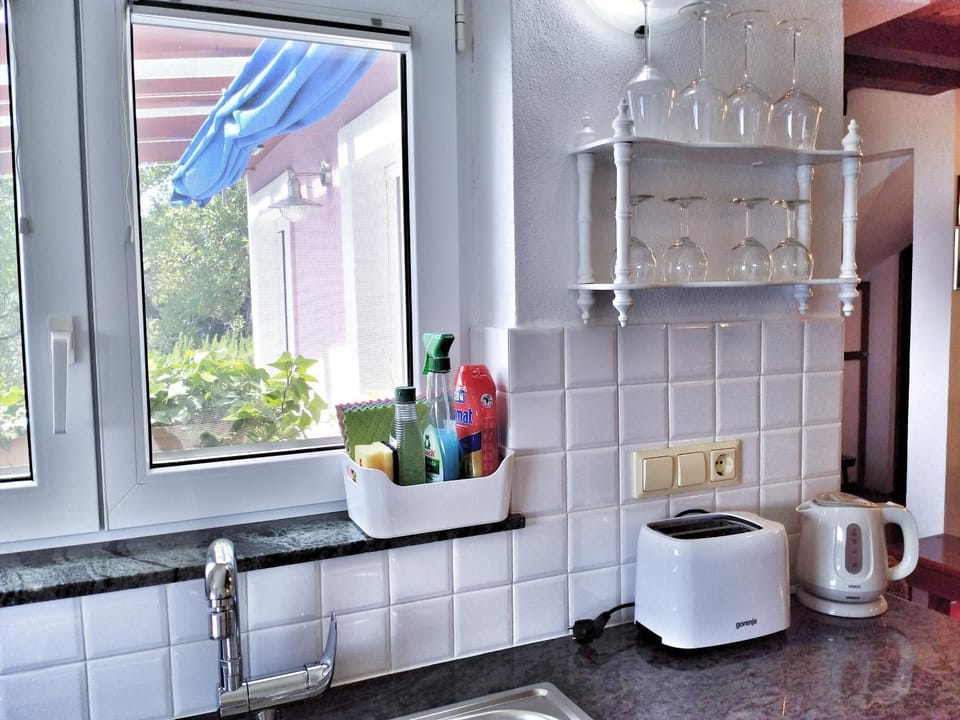 Cheerful two bedroom cottage with panoramic view in Celina House in Split-Dalmatia County